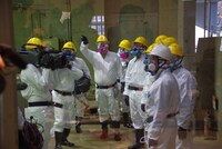 「不法投棄を許すな！ヤバいゴミぜんぶ拾う大作戦～東京湾ダイバー70人で潜って一斉清掃SP～」場面カット (c)テレビ東京