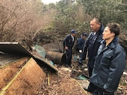 「不法投棄を許すな!ヤバいゴミぜんぶ拾う大作戦~東京湾ダイバー70人で潜って一斉清掃SP~」場面カット (c)テレビ東京