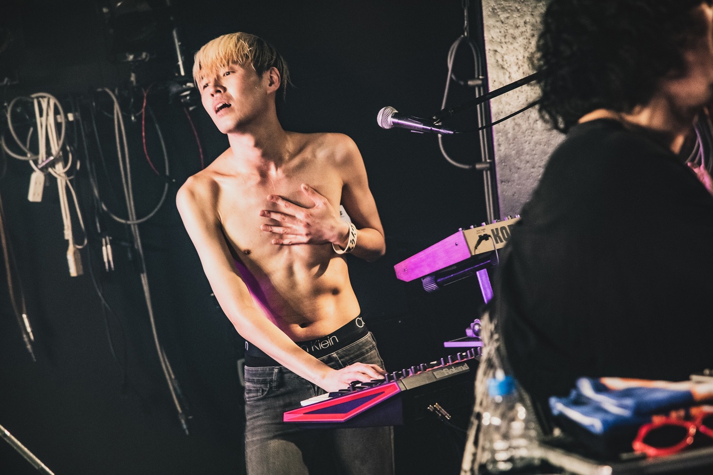 岡本伸明（Syn, Cowbell, Shriek）（Photo by Takahiro Takinami）