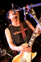 U-tan（Vo, G）（撮影：半田安政）