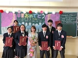 半崎美子と北海道共和高等学校の卒業生。