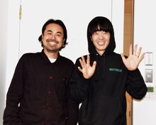 左からヨシザワ“MAURICE”マサトモ（YOUR SONG IS GOOD）、角張渉（カクバリズム）。