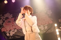 末吉9太郎（撮影：牛島康介、saru）