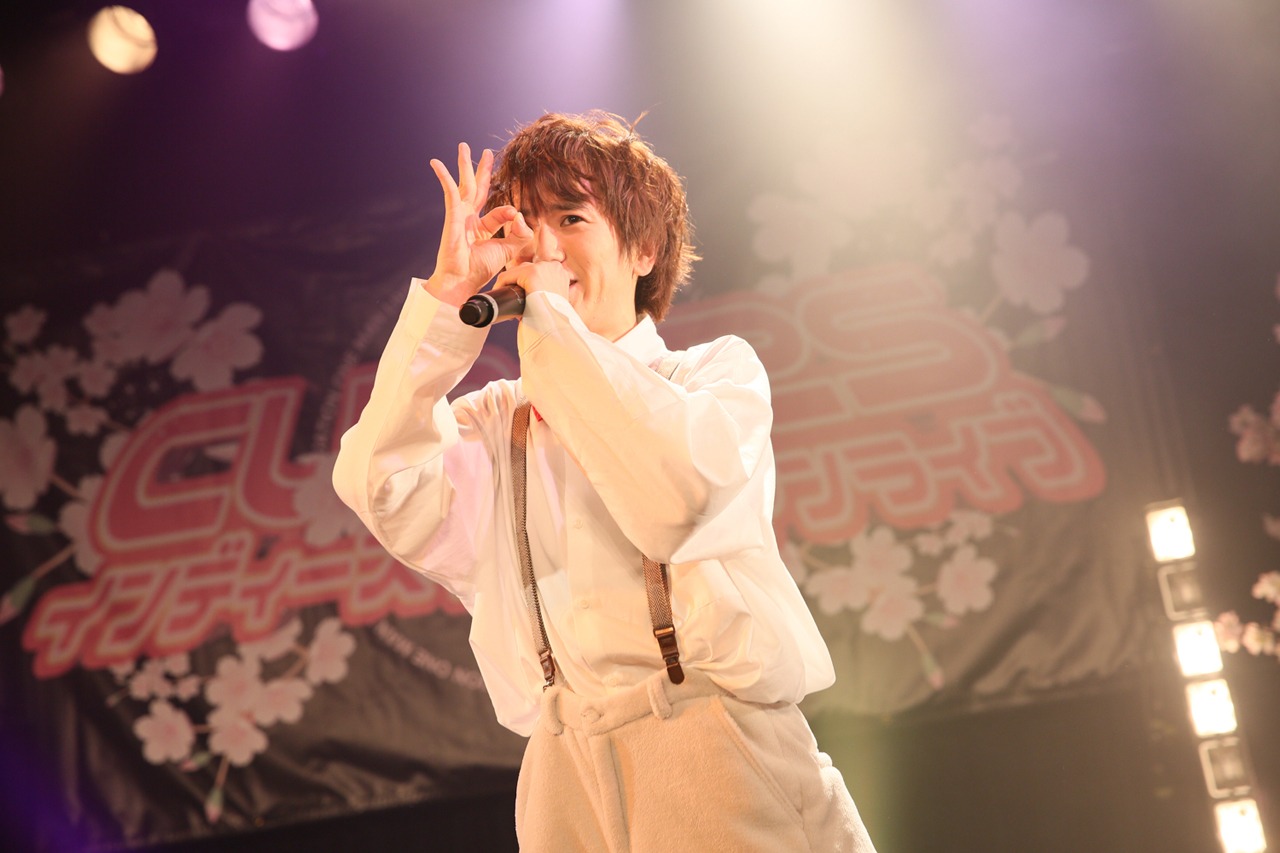 末吉9太郎（撮影：牛島康介、saru）