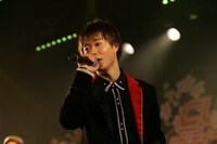 優（撮影：牛島康介、saru）