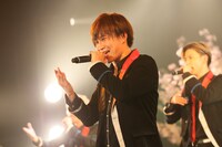 綾介（撮影：牛島康介、saru）