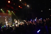 「ゑんら1周年単独ライブ ～縁～」の様子。