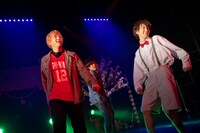 左から春斗、末吉9太郎。（撮影：牛島康介、saru）