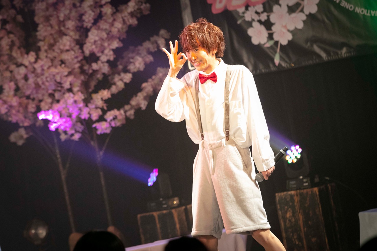末吉9太郎（撮影：牛島康介、saru）