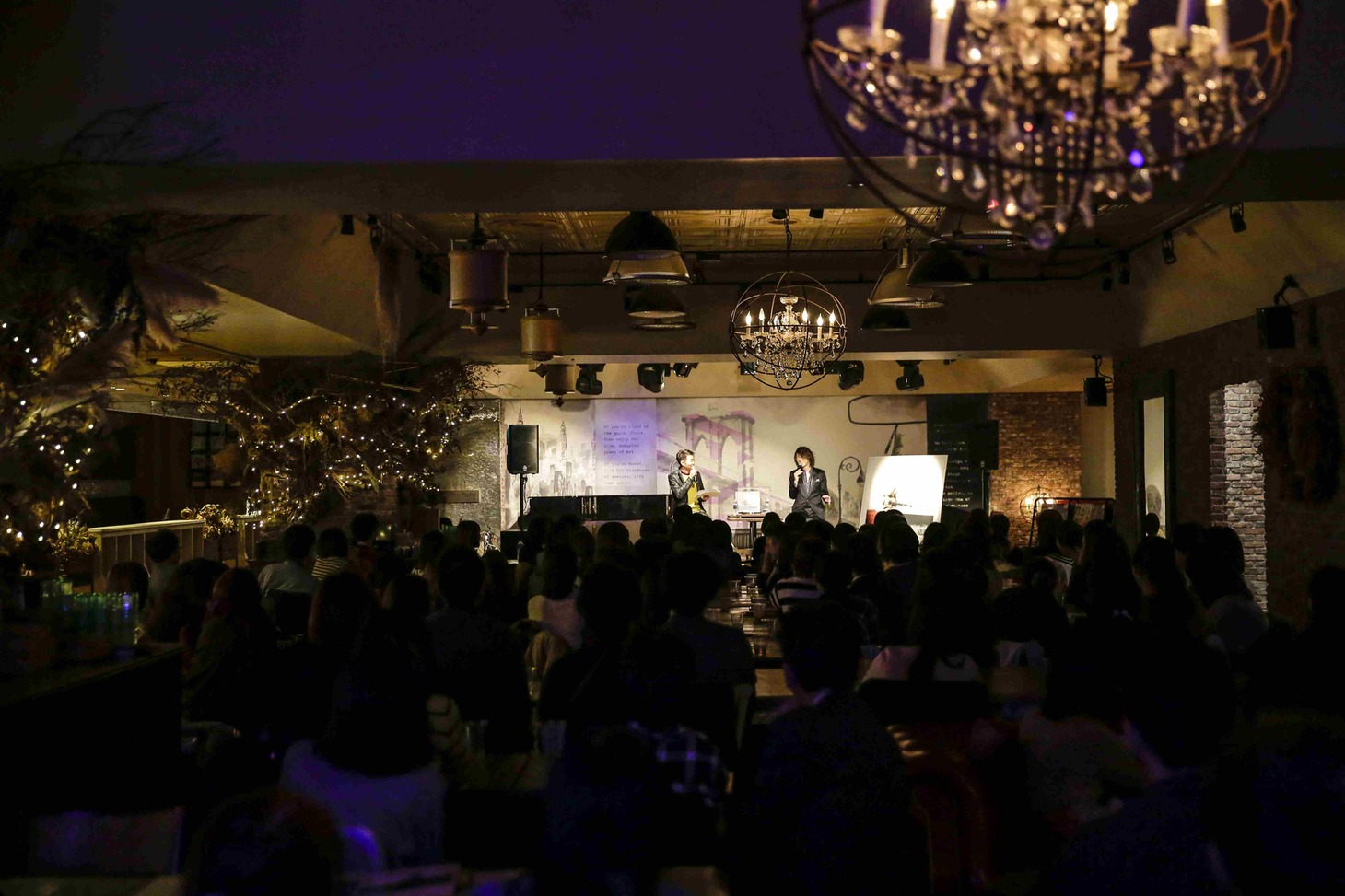 TAKURO「Journey without a map II」トーク＆アナログ試聴会の様子。（撮影：森好弘）