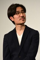 キャスト3人のやりとりを温かく見守る月川翔監督。