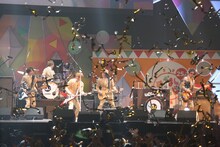 ユニコーンのライブの様子。 (c)フジテレビ