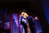 山田義孝（Vo）（撮影：白石達也）