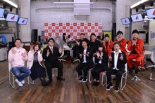 SHOWROOM「吉本坂46特番配信」での集合写真。