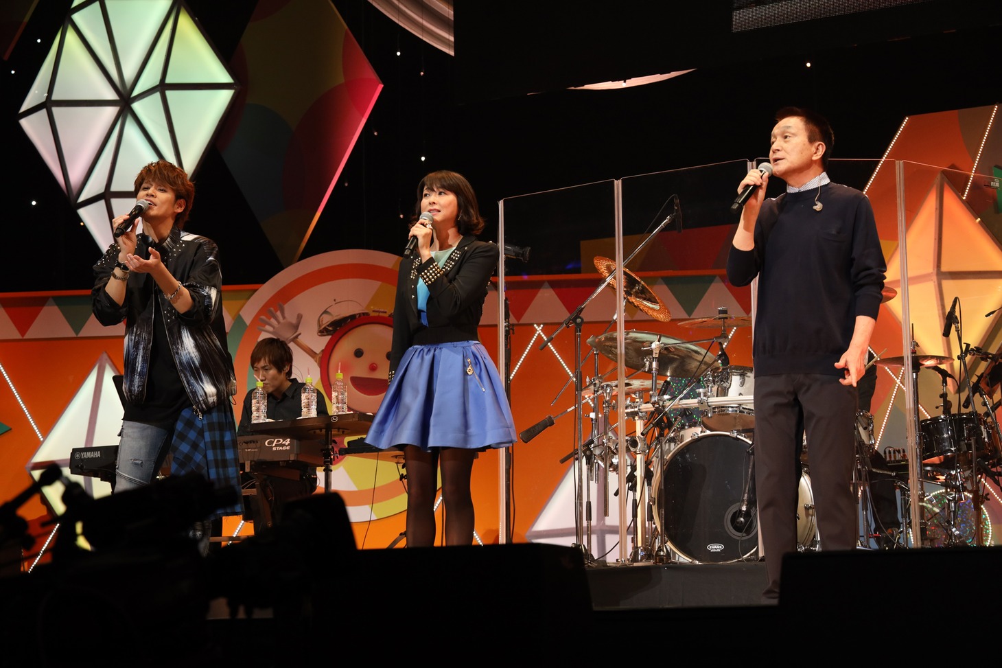 左から宮野真守、森高千里、小田和正。 (c)フジテレビ