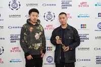 BEST HIP HOP ARTISTを受賞したBAD HOP。