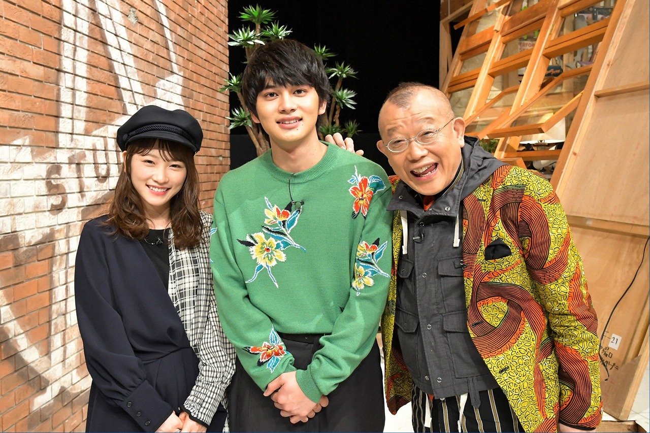 左から川栄李奈、北村匠海（DISH//）、笑福亭鶴瓶。(c)TBS