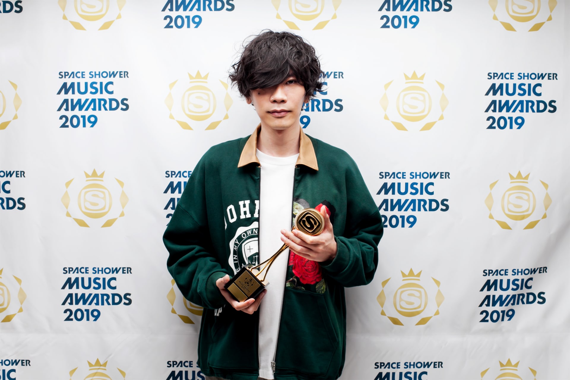 BEST MALE ARTISTを受賞した米津玄師。 [画像ギャラリー 57/76] - 音楽