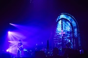 「米津玄師 2019 TOUR / 脊椎がオパールになる頃」幕張メッセ国際展示場3月10日公演の様子。(撮影:立脇卓)