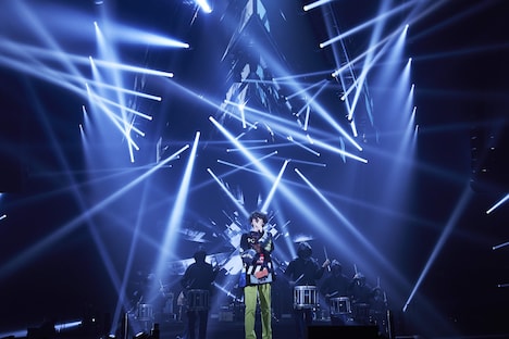 「米津玄師 2019 TOUR / 脊椎がオパールになる頃」幕張メッセ国際展示場3月10日公演の様子。(撮影:立脇卓)