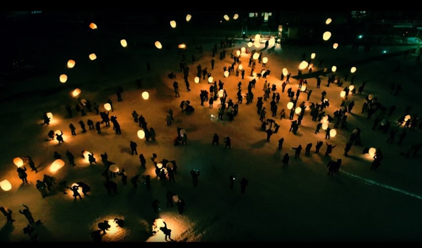 BlueHairs「星の涙 月の祈り」ミュージックビデオのワンシーン。