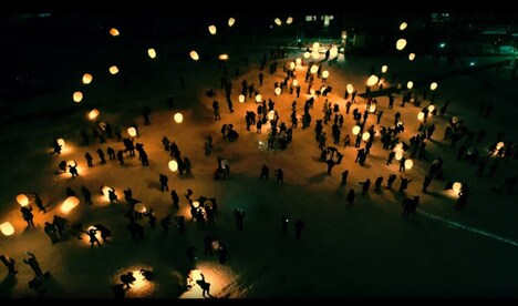 BlueHairs「星の涙 月の祈り」ミュージックビデオのワンシーン。