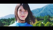 日向坂46「JOYFUL LOVE」ミュージックビデオのワンシーン。