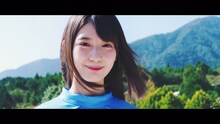日向坂46「JOYFUL LOVE」ミュージックビデオのワンシーン。