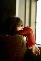 小林由依「感情の構図」より本日3月12日に公開されたテストカット。