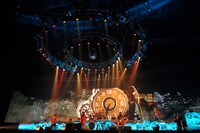 シド「SID 15th Anniversary GRAND FINAL at 横浜アリーナ ～その未来へ～」の様子。