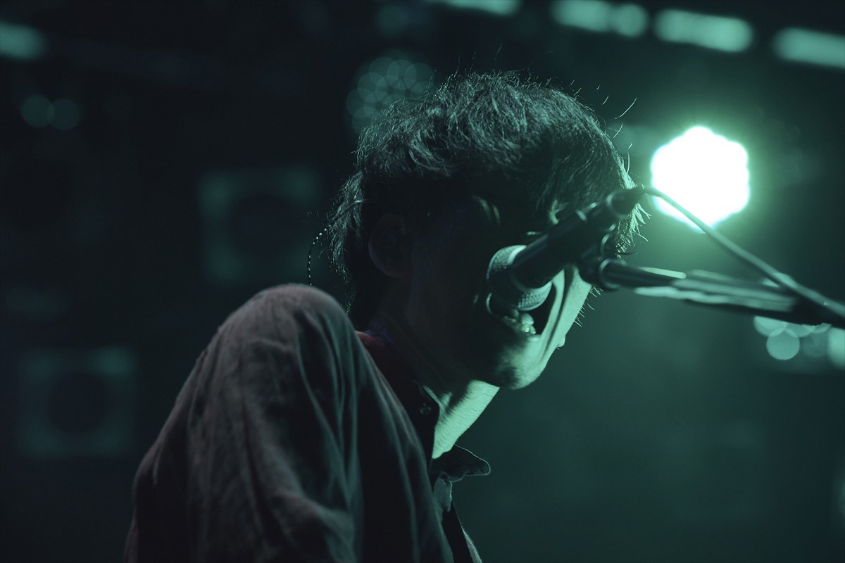 TK（Vo, G）（撮影：中野敬久）