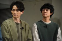 青チームの町田啓太、清原翔。