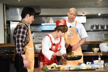 左から佐野玲於、平野レミ、関口メンディー。