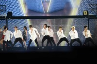 「SUPER JUNIOR WORLD TOUR “SUPER SHOW 7”」の様子。