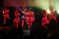 「つぼみ大決戦～この先もみんなとライブしてたいねん～」の様子。（写真提供：株式会社よしもとクリエイティブ・エージェンシー）