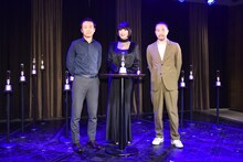 左からソニービデオ&サウンドプロダクツ株式会社の鈴木伸和氏、土岐麻子、株式会社ソニー・インタラクティブエンタテインメントの森澤有人氏。