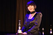 土岐麻子とソニーのグラスサウンドスピーカー「LSPX-S2」。