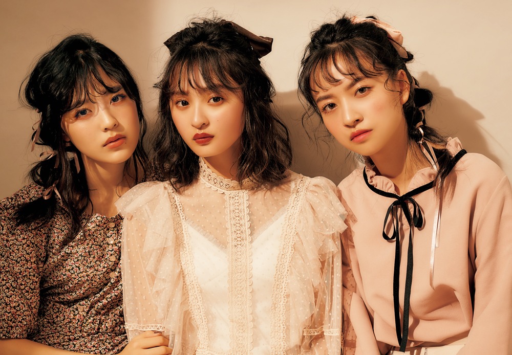 左から柴田柚菜、遠藤さくら、金川紗耶。