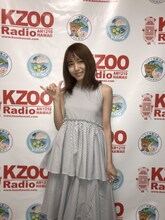 写真集で着用する衣装でラジオの生放送に臨む大場美奈（SKE48）。