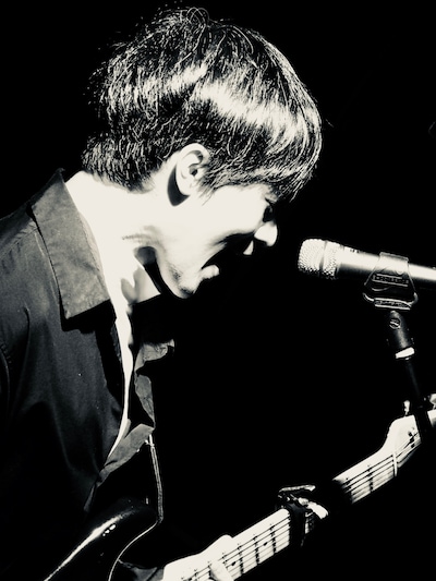 小出祐介（Vo, G）