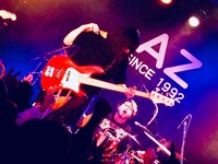 関根史織（B, Cho）