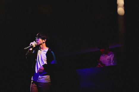 左からAlfred Beach Sandal、STUTS。