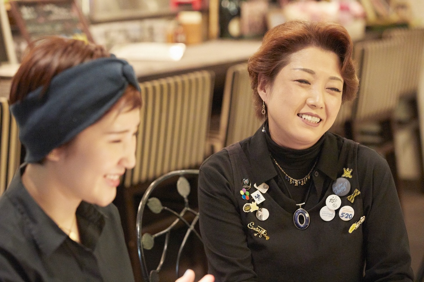 右がマネージャーの菊池安那さん。