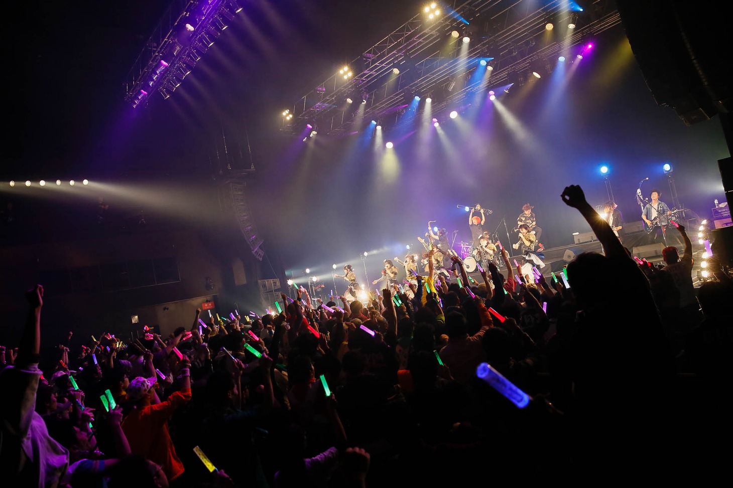 本日3月16日の福岡・Zepp Fukuoka公演の様子。（写真提供：ビクターエンタテインメント）