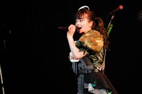 希山愛（写真提供：ビクターエンタテインメント）