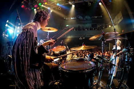 SILENT SIREN「『31313』リリース記念シークレットライブ“無音の警告GIG”」の様子。（撮影：上飯坂一）