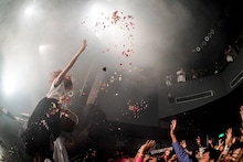 SILENT SIREN「『31313』リリース記念シークレットライブ“無音の警告GIG”」の様子。（撮影：上飯坂一）