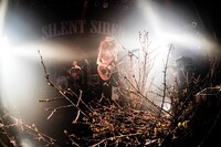 SILENT SIREN「『31313』リリース記念シークレットライブ“無音の警告GIG”」の様子。（撮影：上飯坂一）