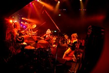 SILENT SIREN「『31313』リリース記念シークレットライブ“無音の警告GIG”」の様子。（撮影：上飯坂一）