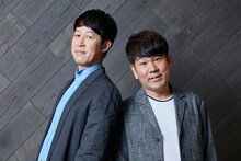 左から小籔千豊、藤本敏史（FUJIWARA）。